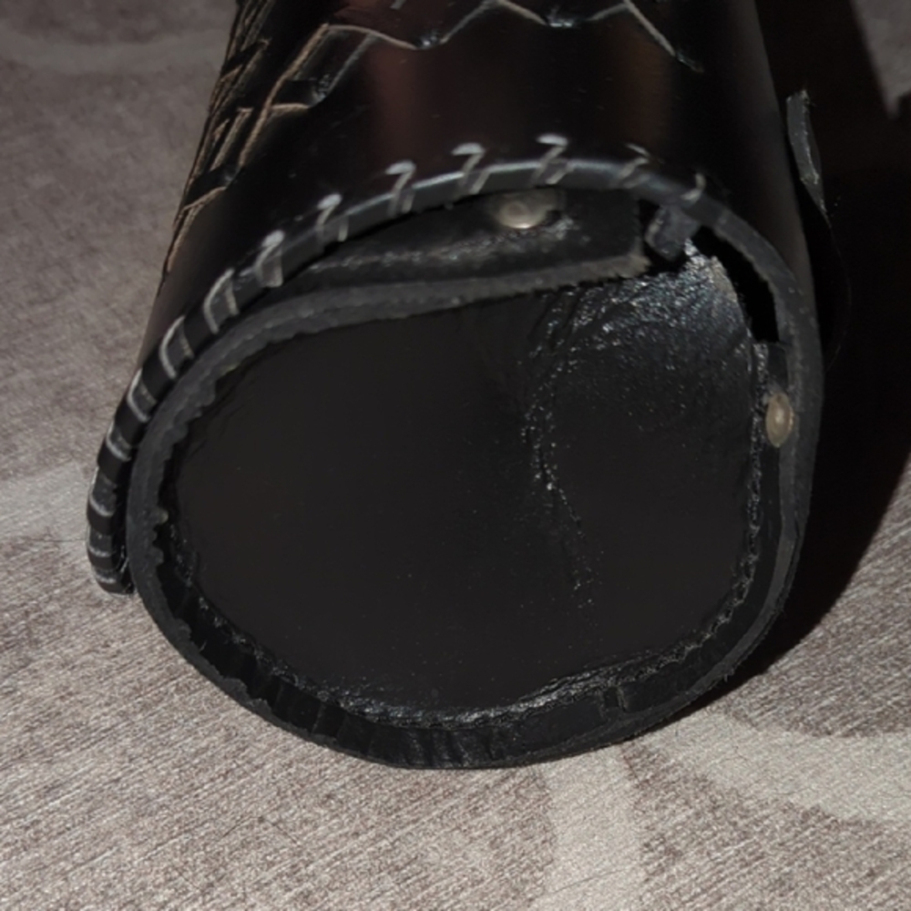 Black Leather Motorcycle Saddle Bag - Picture 7 of 8